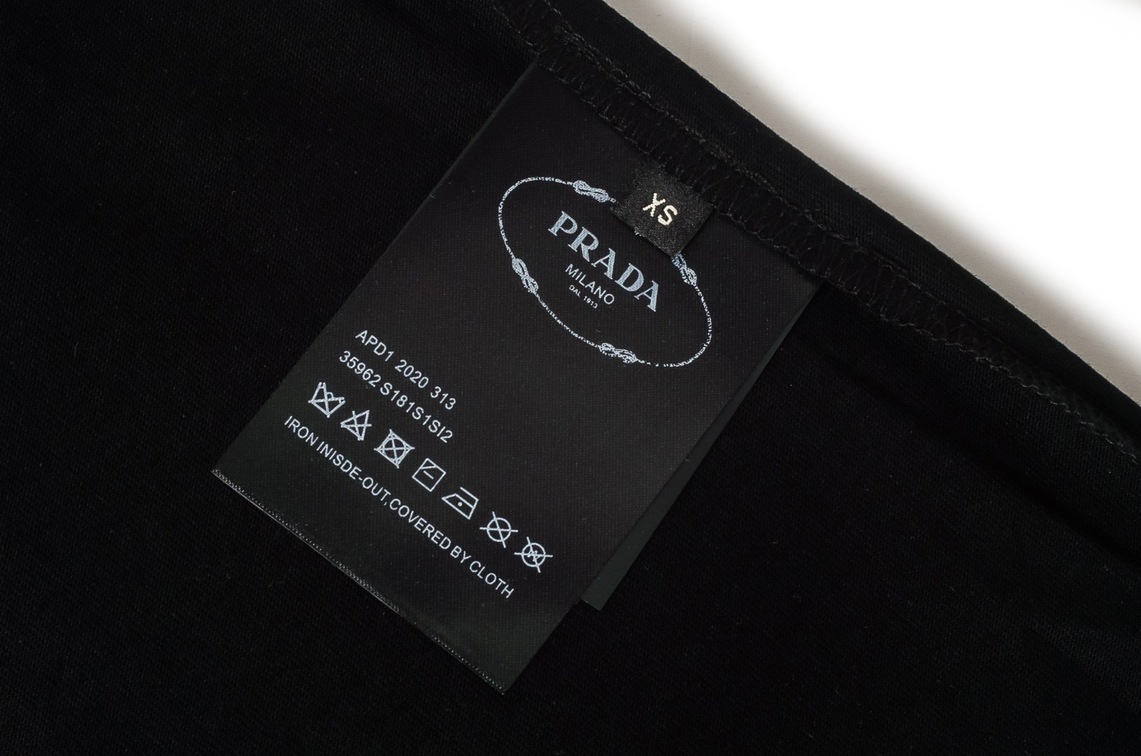 Tee Prada Zip Black Ss2022