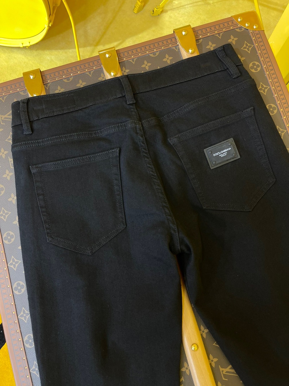 Jean D G Basic Black Ss2022