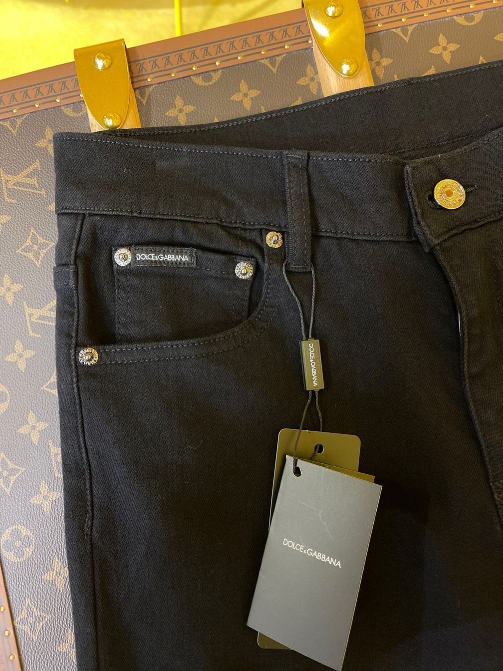 Jean D G Basic Black Ss2022