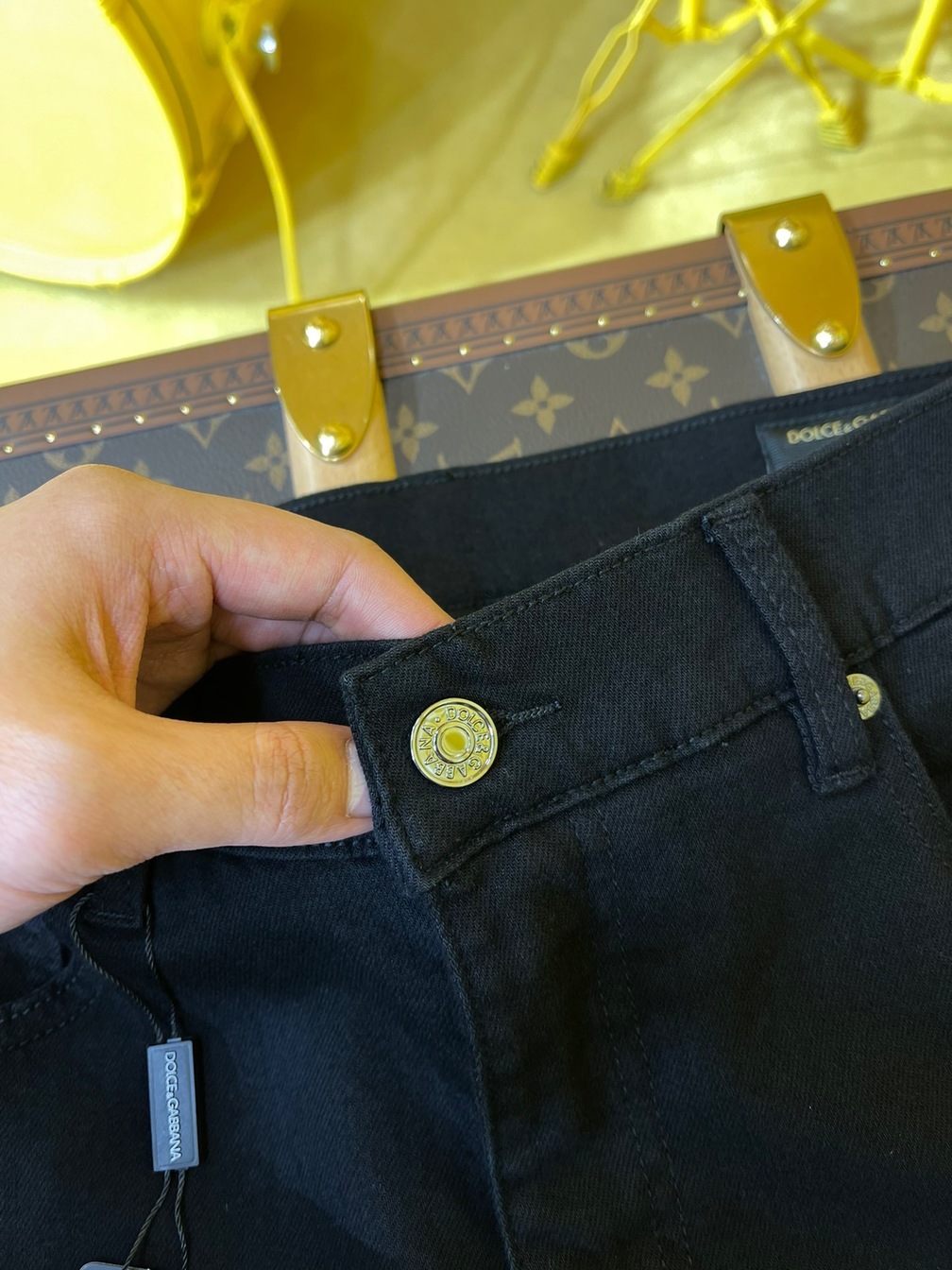 Jean D G Basic Black Ss2022