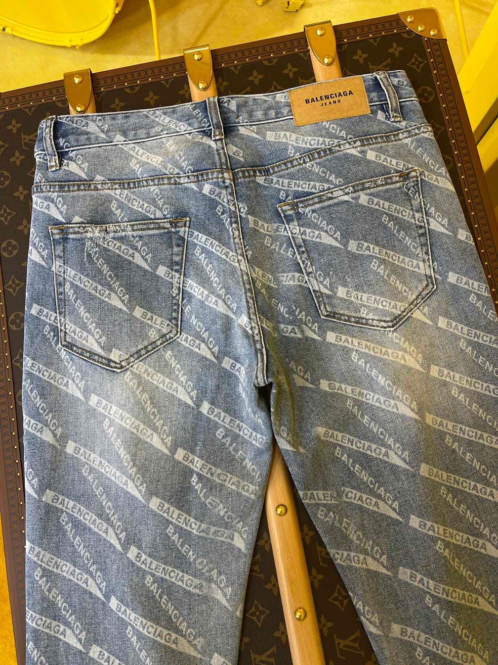 Jean D G Tripe Logo Banner Ss2022