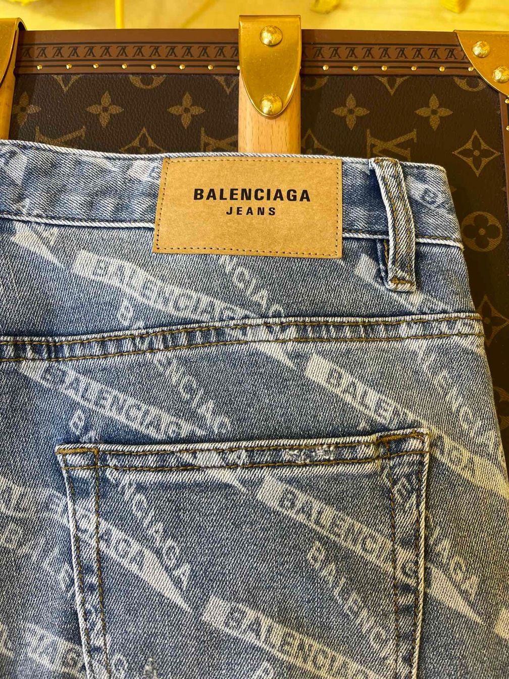 Jean D G Tripe Logo Banner Ss2022