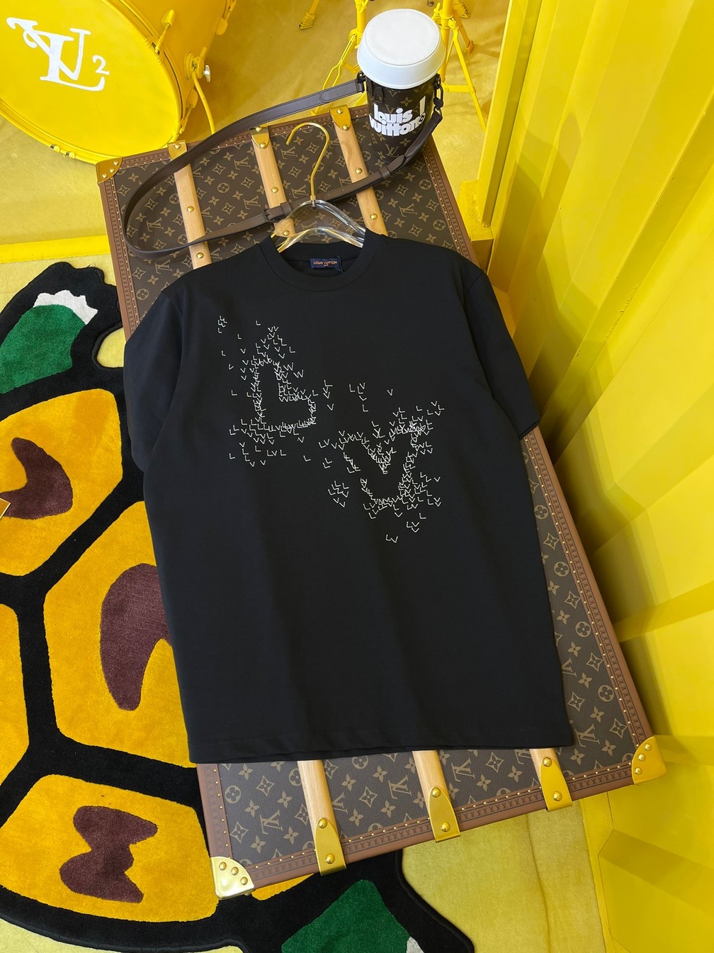 Tee Lv Fly Logo Black Ss2022
