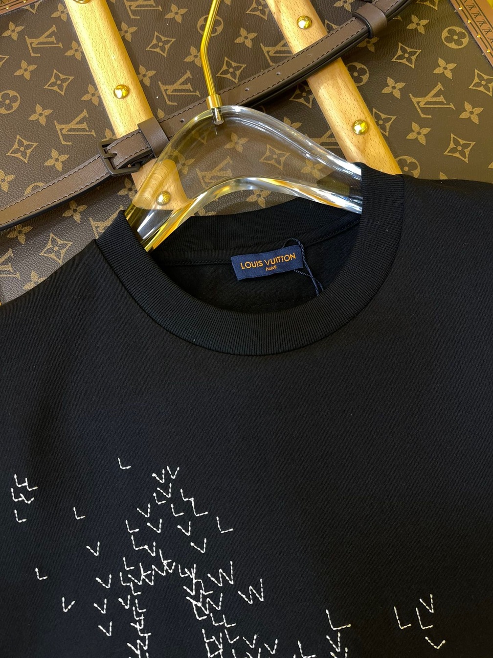 Tee Lv Fly Logo Black Ss2022