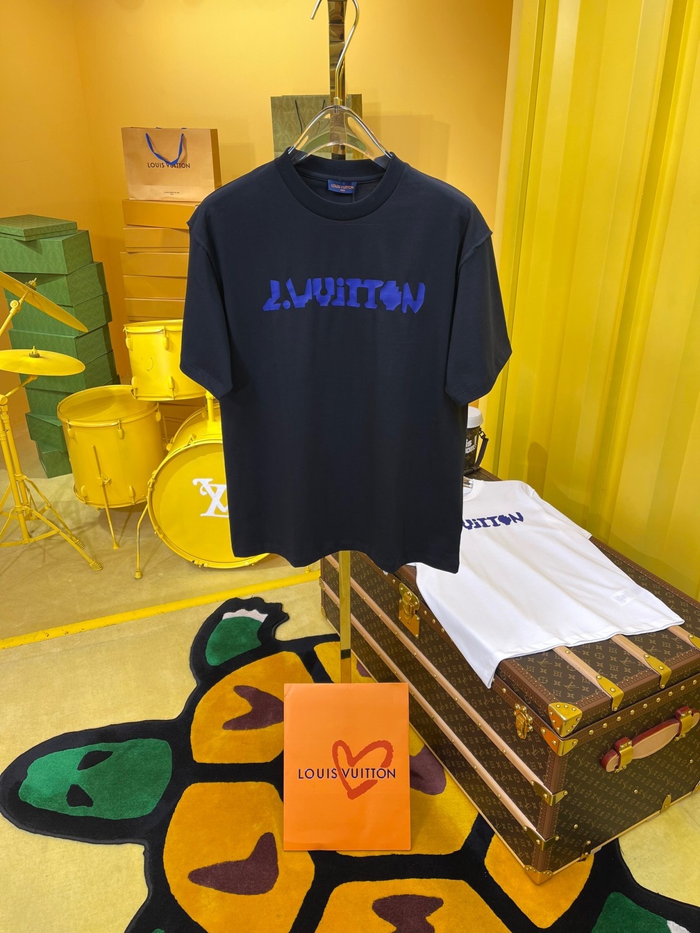 Tee Lv Logo 2054 Black Ss2022