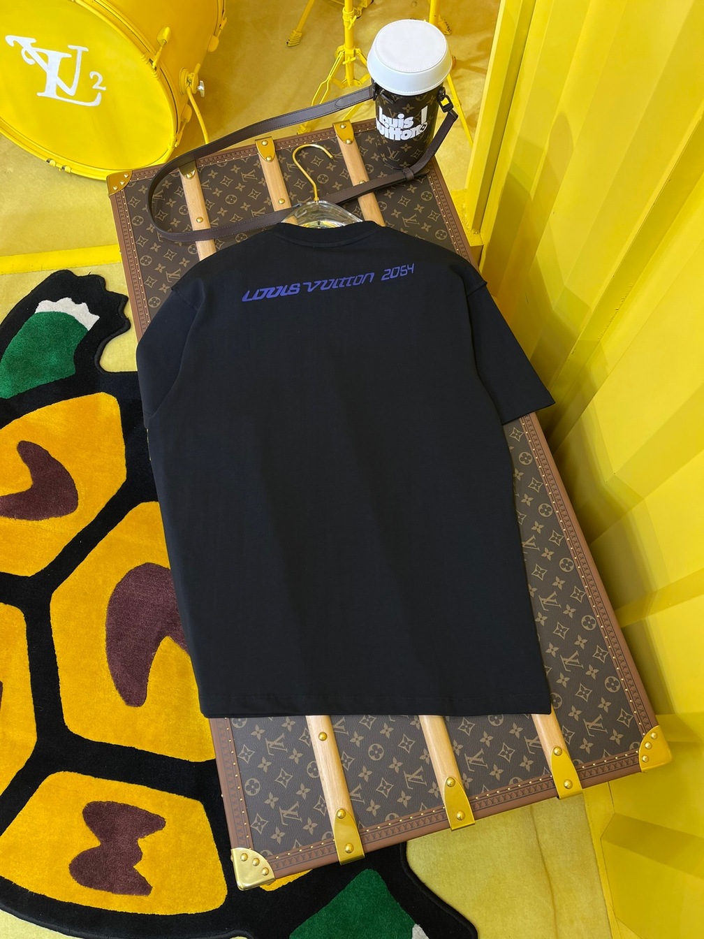 Tee Lv Logo 2054 Black Ss2022