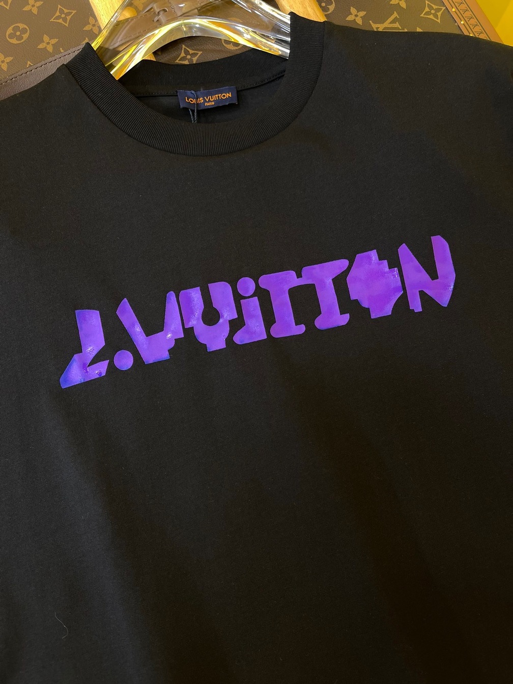 Tee Lv Logo 2054 Black Ss2022