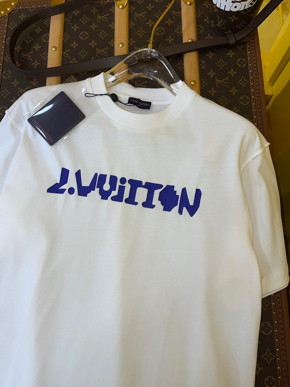 Tee Lv Logo 2054 White Ss2022
