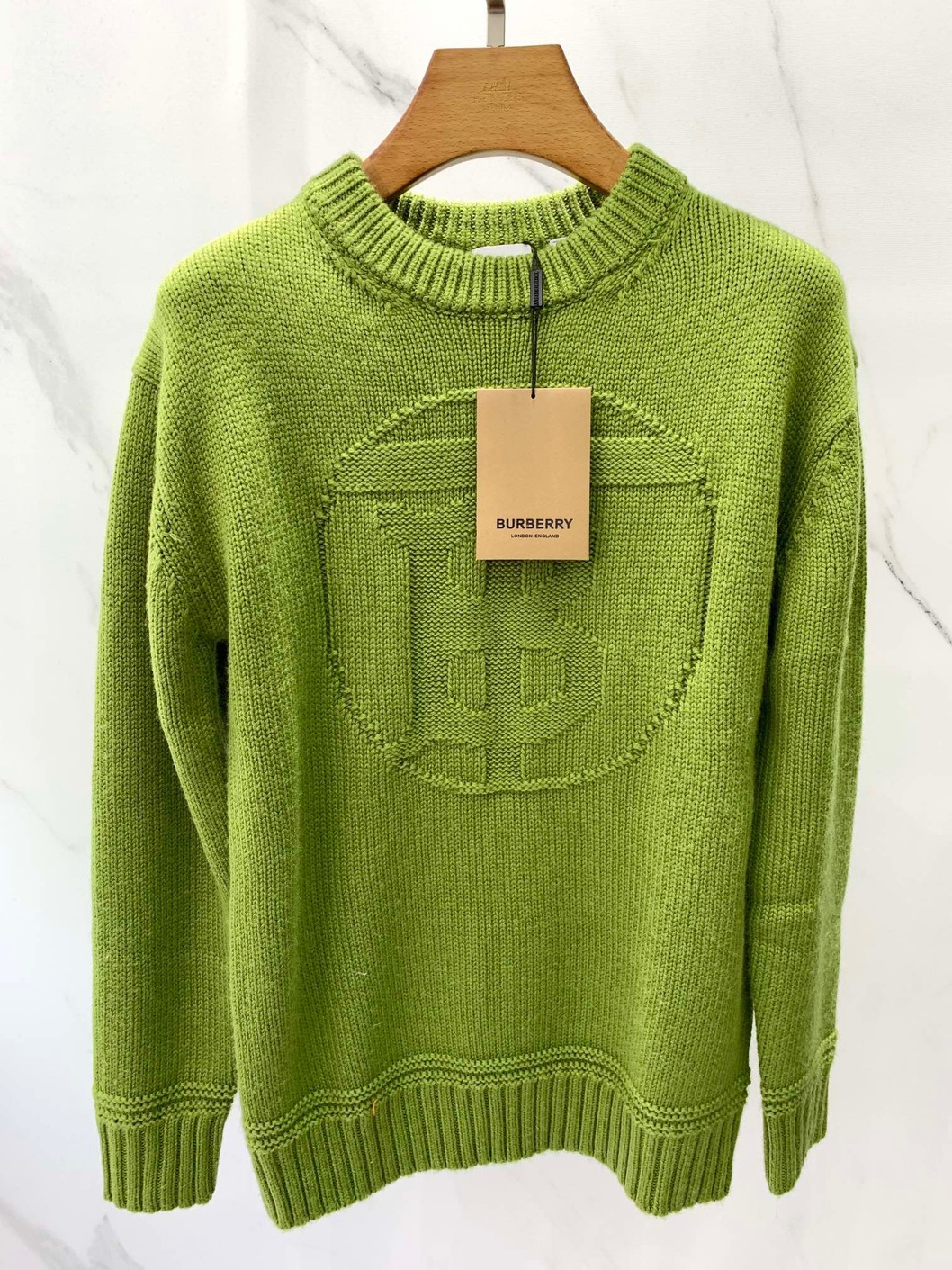Sweters Len Thung Bbr Logo To Truoc Nguc In Noi