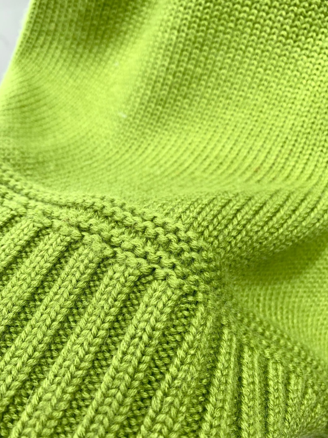 Sweters Len Thung Bbr Logo To Truoc Nguc In Noi