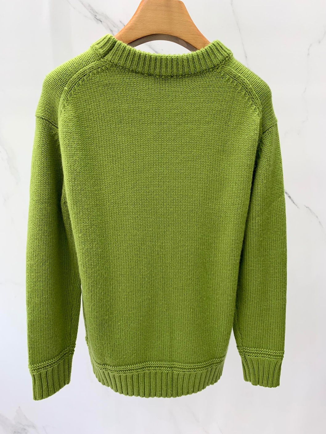 Sweters Len Thung Bbr Logo To Truoc Nguc In Noi