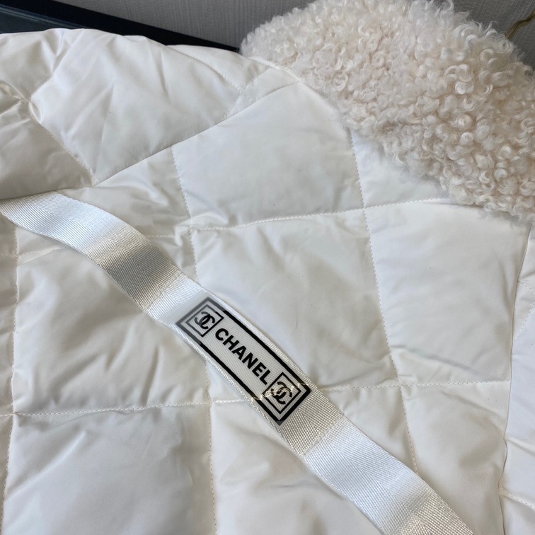 Phao Chanel Co Long Cuu Ss2022