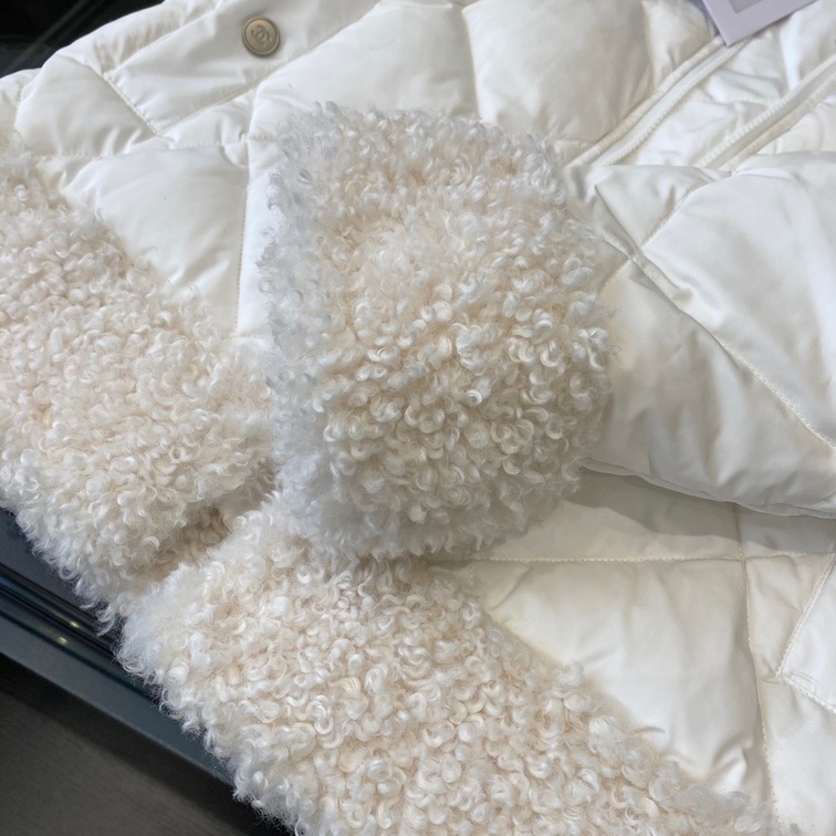 Phao Chanel Co Long Cuu Ss2022