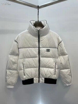 Phao Chanel Logo Ss2022