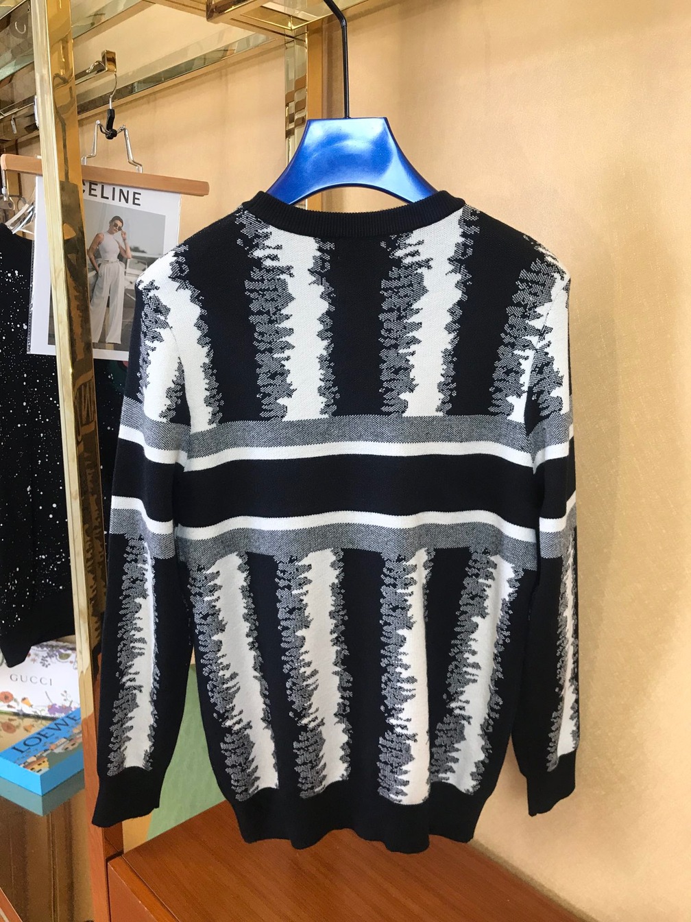 Sweaters Len Dior Soc Den Trang Co Chu
