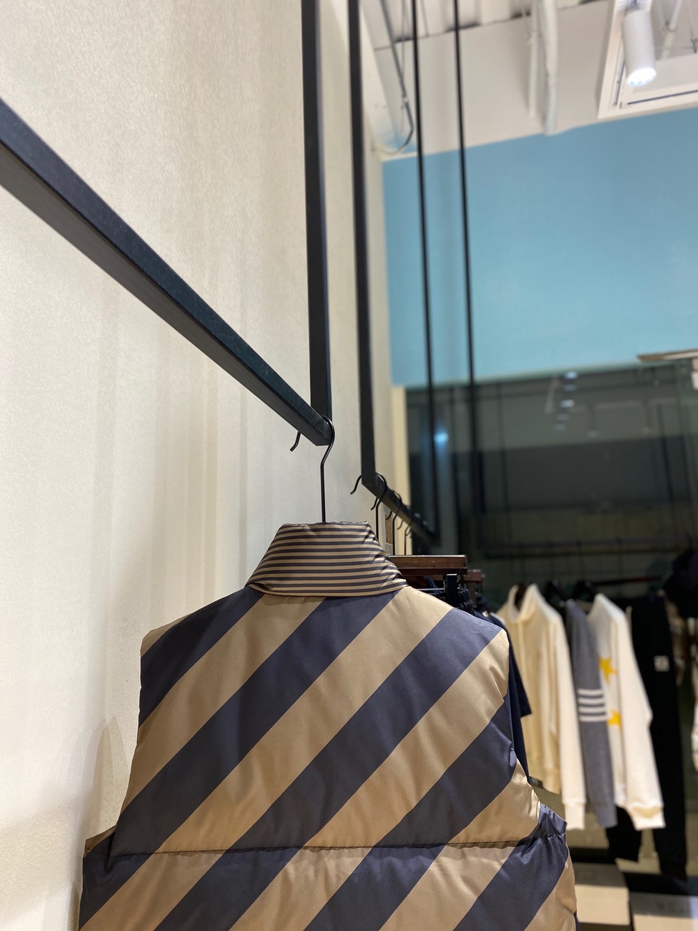 Phao Khoet Tay Fendi Ss2022