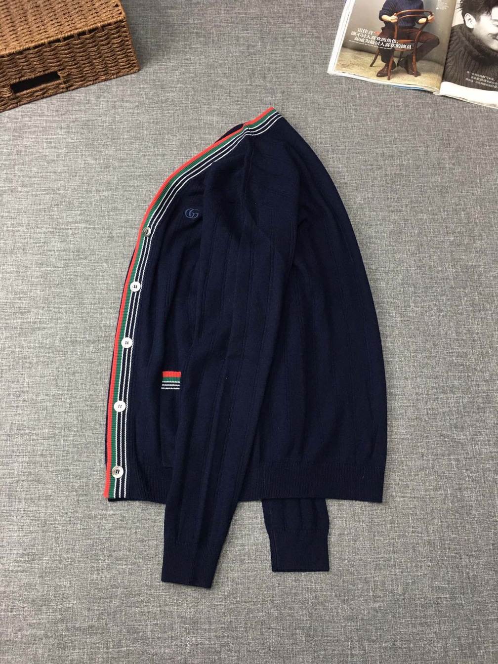 Cardigan Gucci Co Vien 3 Mau Cotton