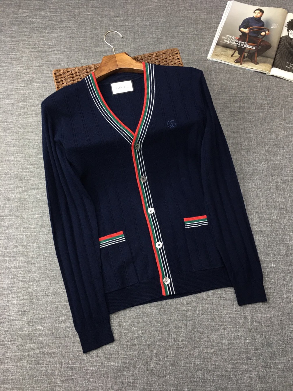 Cardigan Gucci Co Vien 3 Mau Cotton
