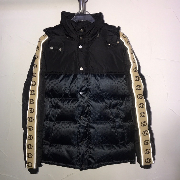 Phao Gucci Tay Logo Vang Ss2022