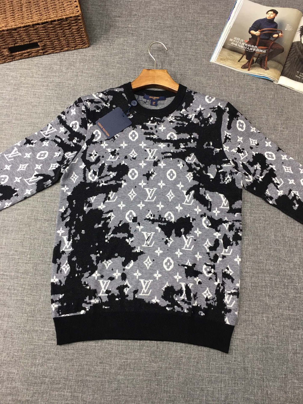 Shirt Len Lv Loang Den Xam Ss2022