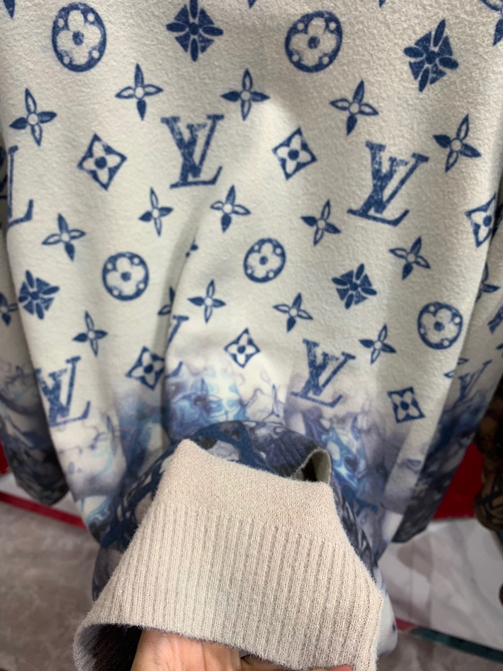 Sweaters Len Lv Hoa Tiet Chu Xanh