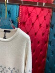 Sweaters Len Lv Hoa Tiet Logo Than Ao