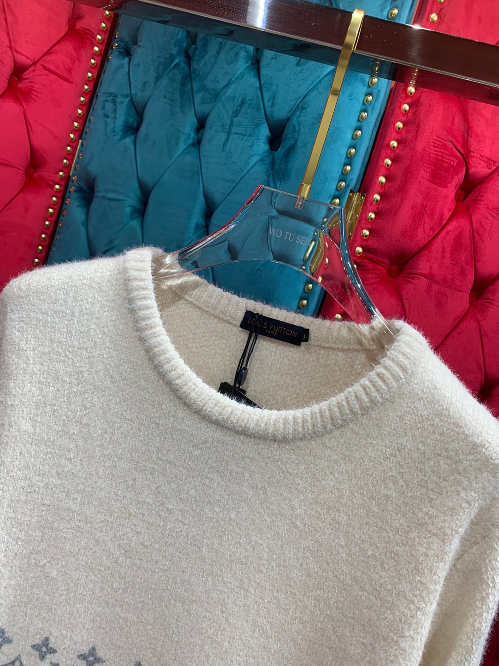 Sweaters Len Lv Hoa Tiet Logo Than Ao