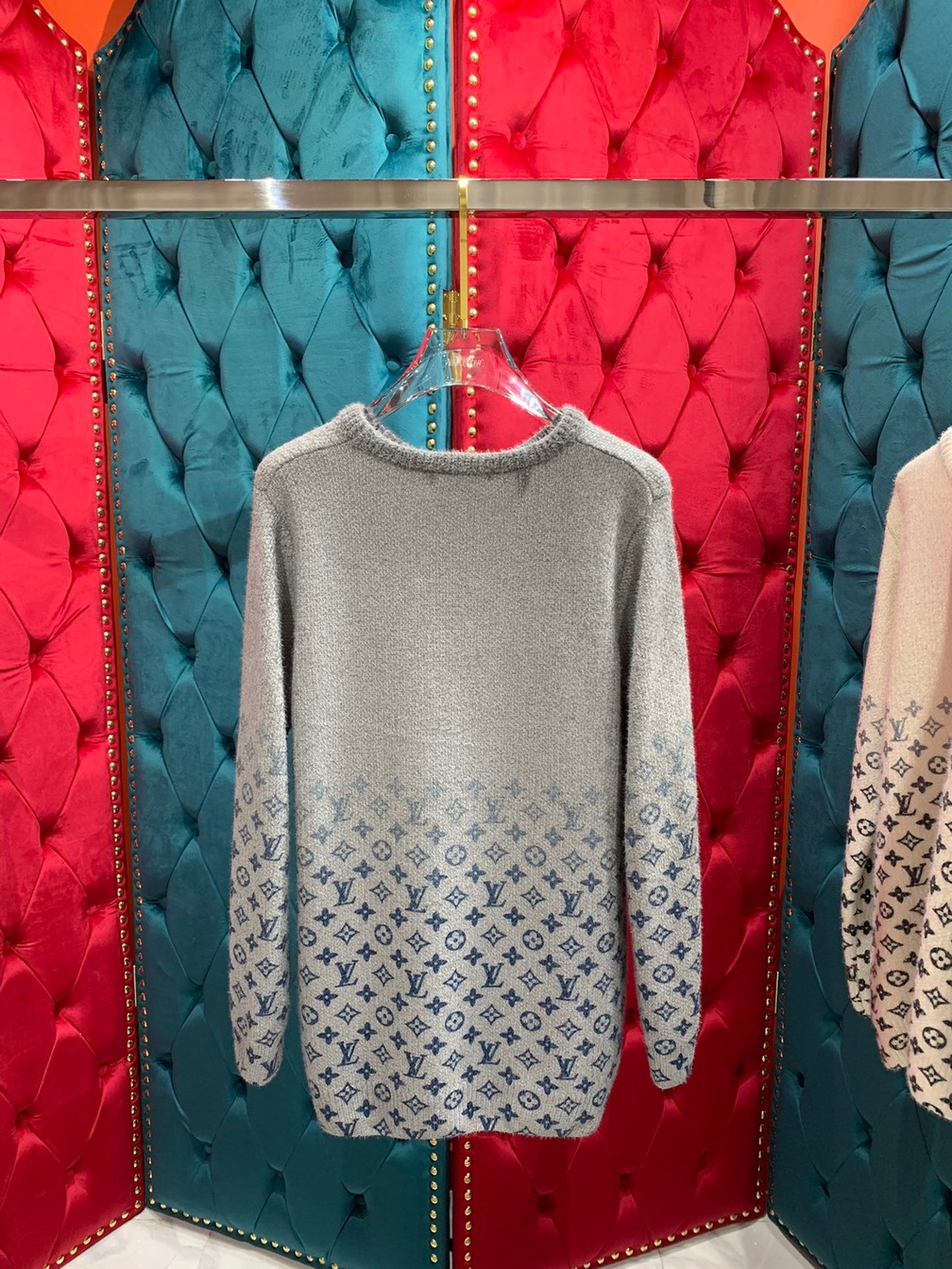 Sweaters Len Lv Hoa Tiet Logo Than Ao