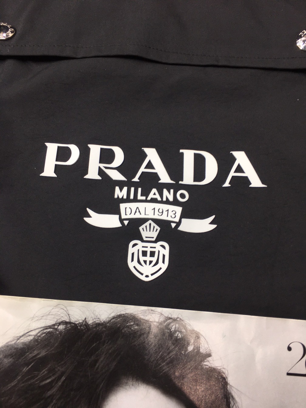 Jacket Gio Prada Tui Logo Thao Roi