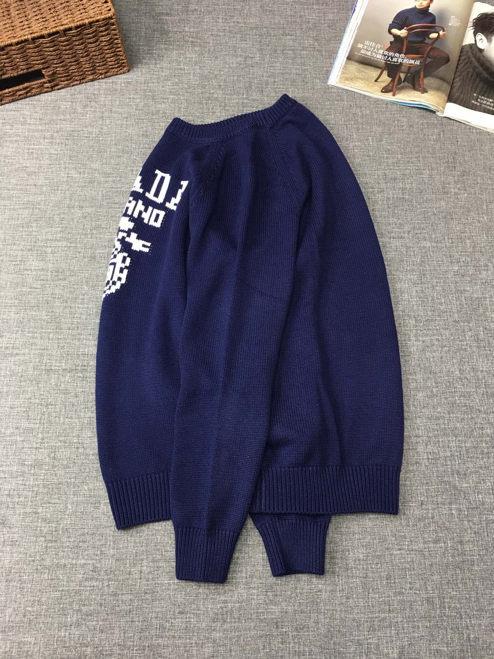 Sweaters Len Prada Logo Mat Truoc