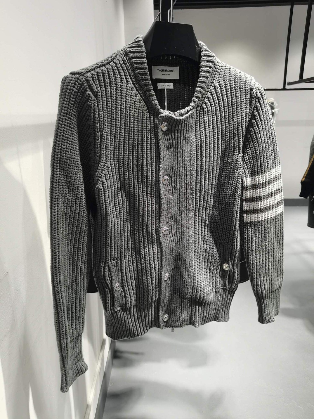 Bomber Thom Len Thung 3 Soc