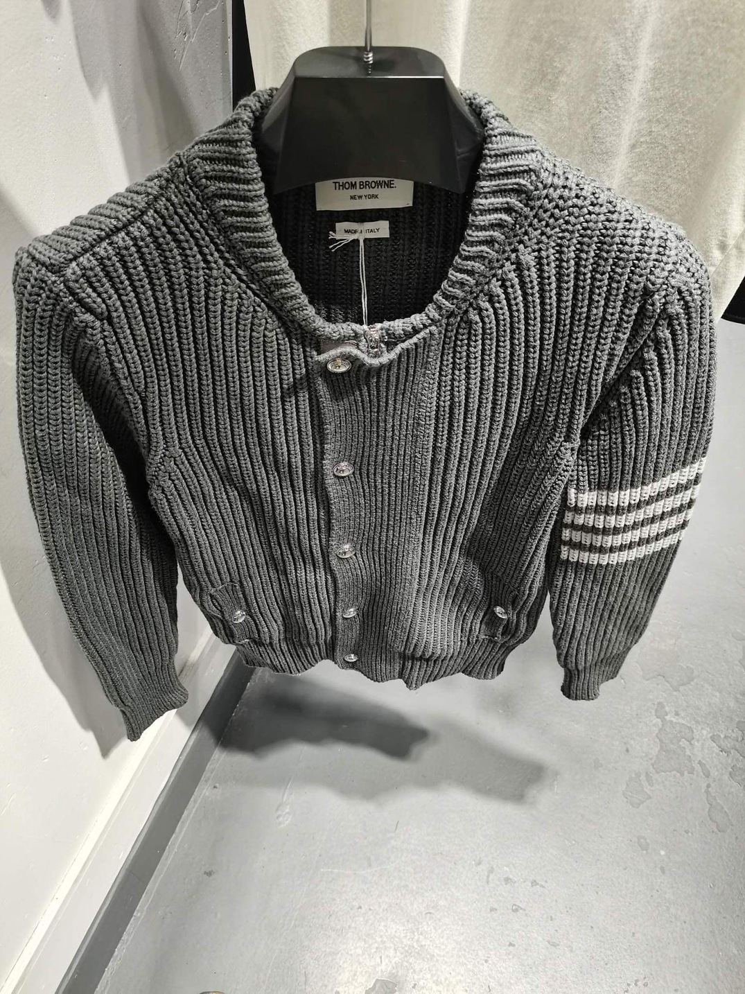 Bomber Thom Len Thung 3 Soc
