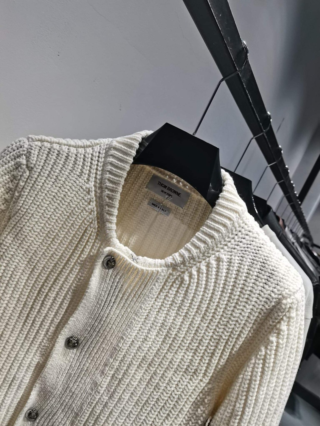 Bomber Thom Len Thung 3 Soc