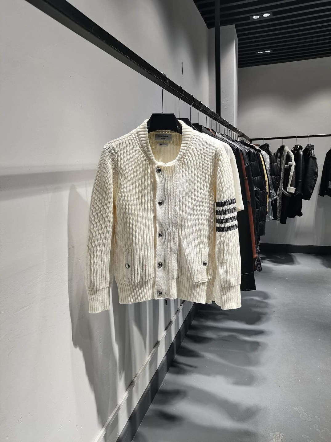 Bomber Thom Len Thung 3 Soc