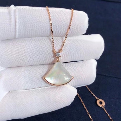 Bvlgari Divas Dream Mother Of Pearl Diamond Necklace