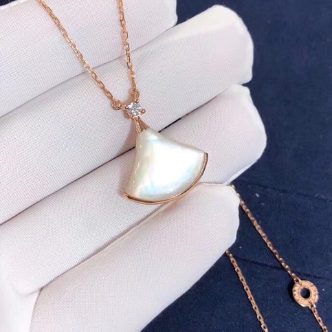 Bvlgari Divas Dream Mother Of Pearl Diamond Necklace