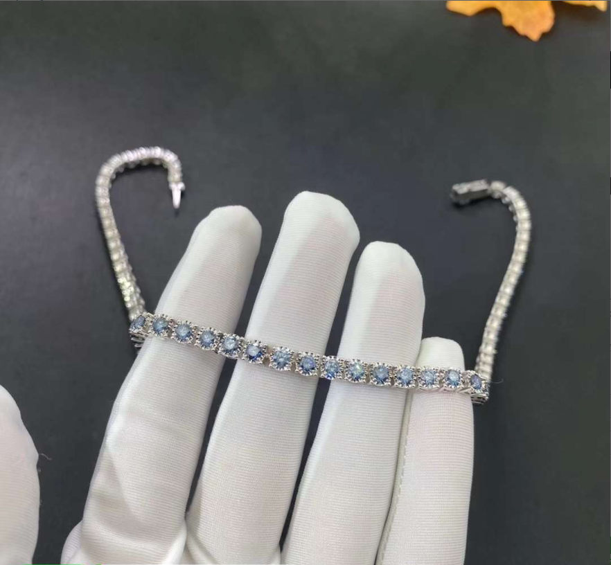Cartier Essential Lines Bracelet 18k White Gold Sapphires