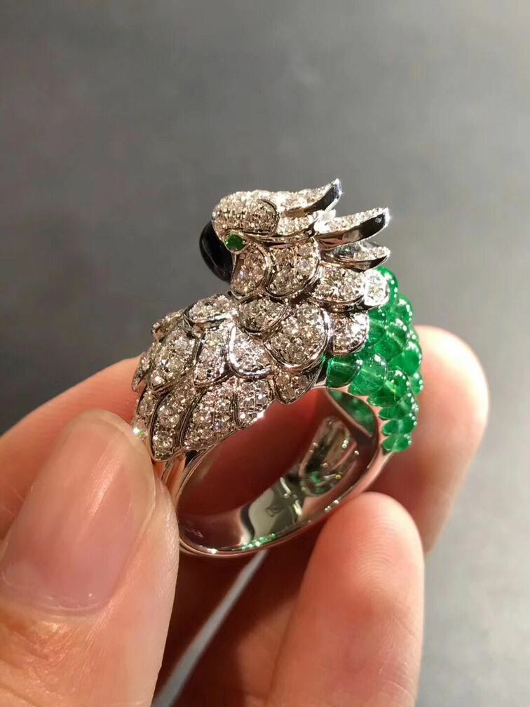 Cartier Les Oiseaux Liberes Parrot Ring 18k White Gold With Gray Mother Of Pearl Emeralds Beads