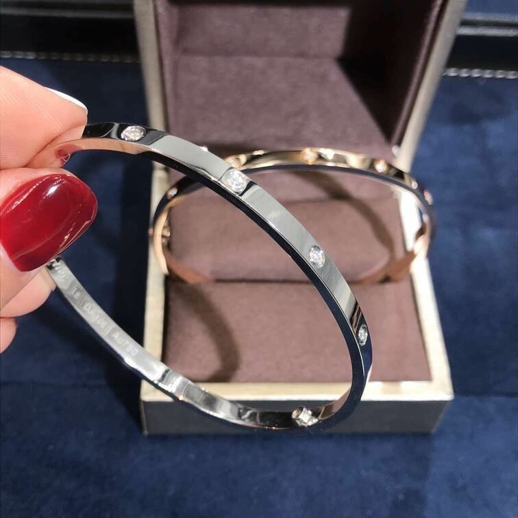Cartier Love Bracelet 10 Diamond Small
