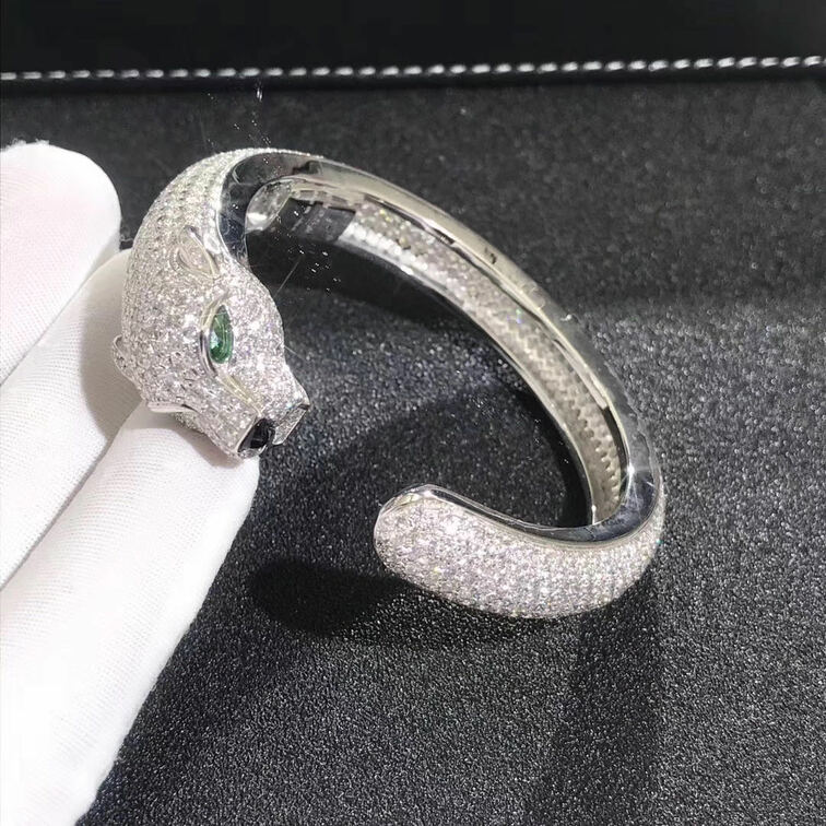 Custom Made Panthere De Cartier 18k White Gold 1602ct Diamond Emerald Onyx Bracelet