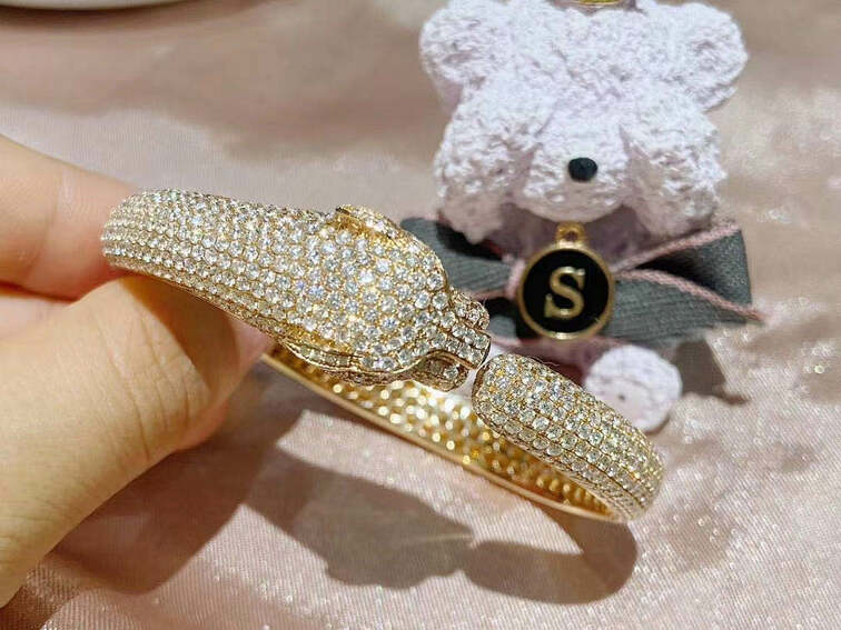 Panthere De Cartier Bracelet 706 Diamonds 18k Yellow Gold