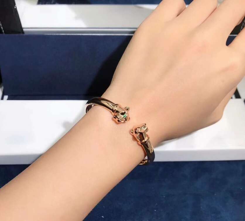 Panthere De Cartier Bracelet Set With Tsavorite Garnets And Onyx