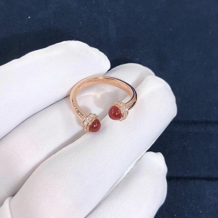 Piaget Possession Ring 18k Rose Gold With Diamonds Carnelian