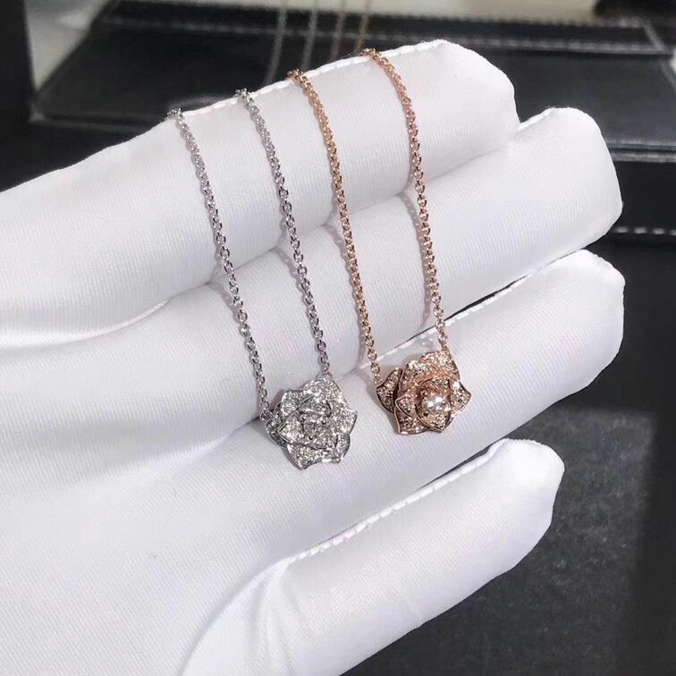 Piaget Rose Pendant In 18k Gold With 36 Diamonds