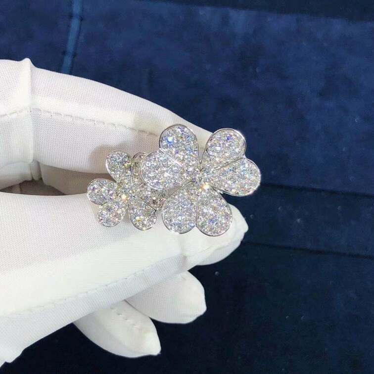 Van Cleef Arpels 18k White Gold Frivole Diamond Between The Finger Ring