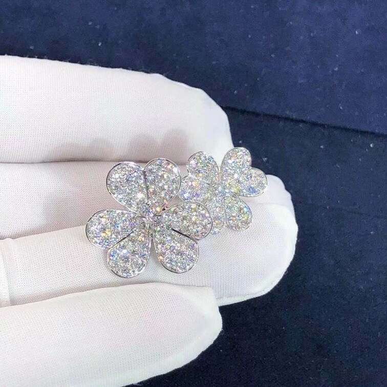 Van Cleef Arpels 18k White Gold Frivole Diamond Between The Finger Ring