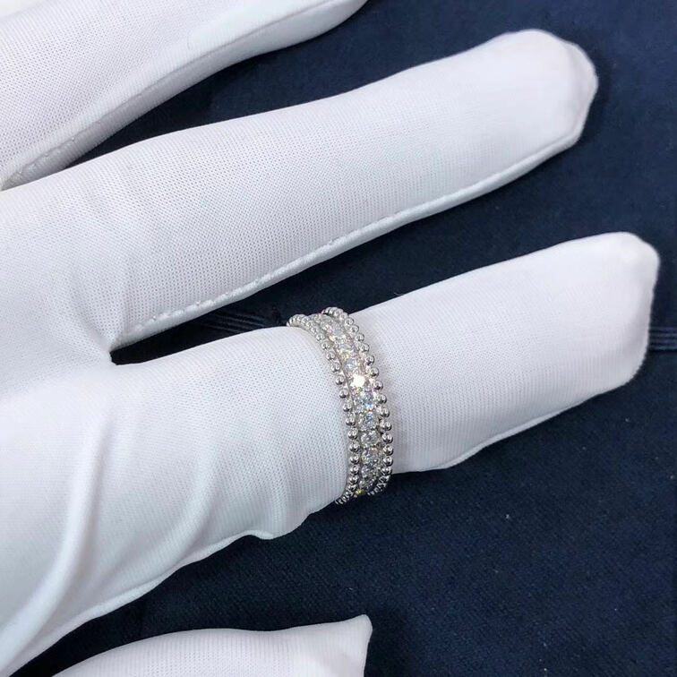 Van Cleef Arpels 18k White Gold Perlee Diamonds 1 Rows Ring