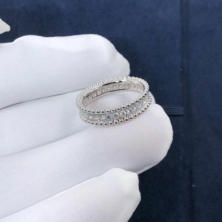 Van Cleef Arpels 18k White Gold Perlee Diamonds 1 Rows Ring