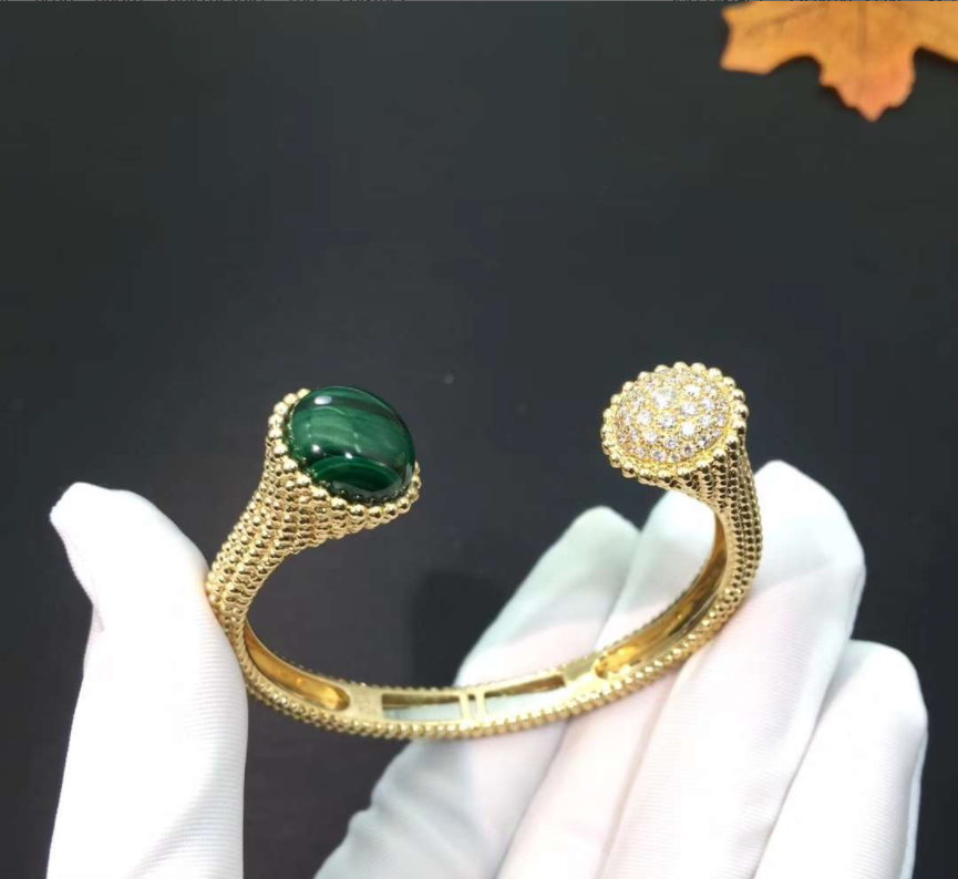 Van Cleef Arpels 18k Yellow Gold Diamond And Malachite Perlee Couleurs Medium Model Bracelet