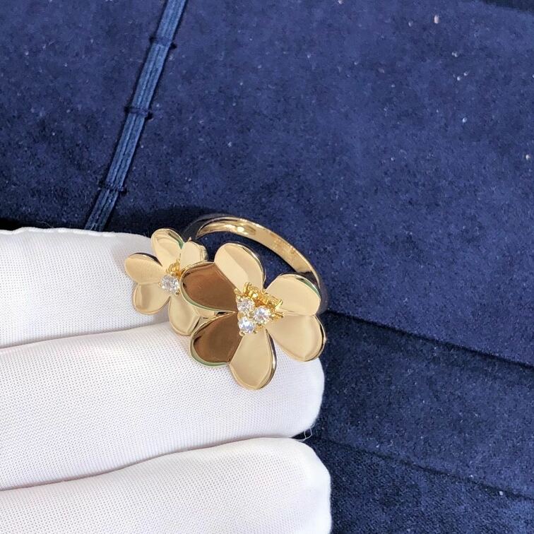 Van Cleef Arpels 18k Yellow Gold Diamond Frivole Between The Finger Ring